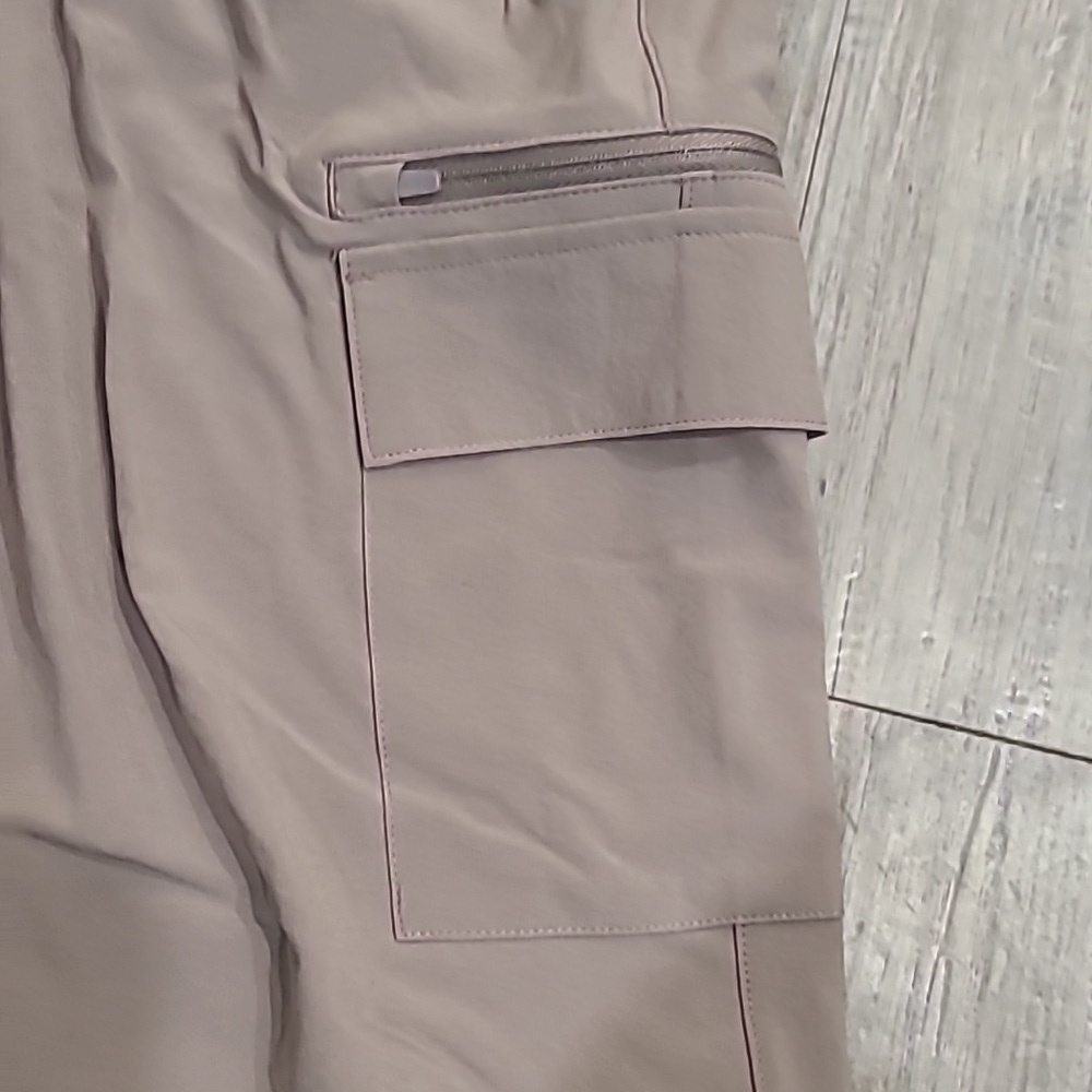 All In Motion Mid Rise Stretch Woven Cargo Pants - Picture 5 of 7